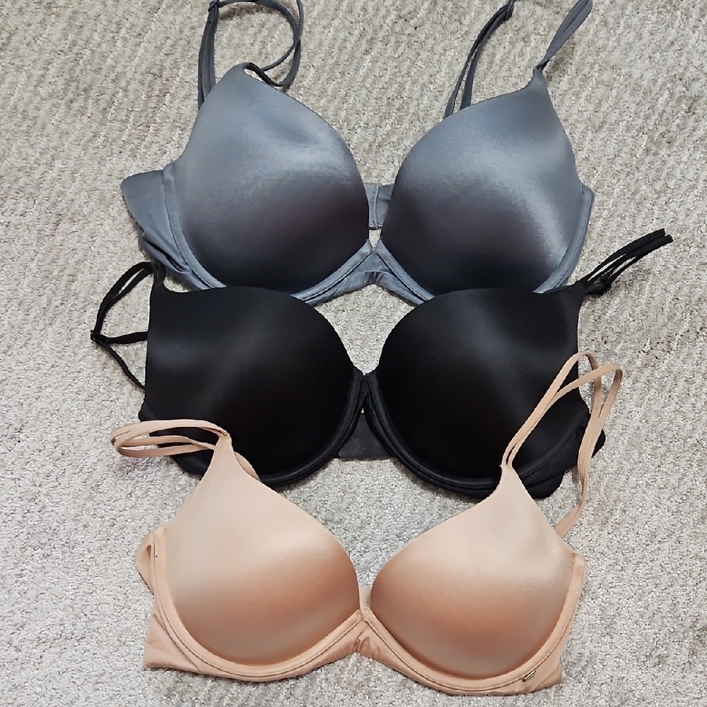 Victoria's Secret 34DD Lightly Lined Plunge Bra Set - Gray, Black, and Tan Bras